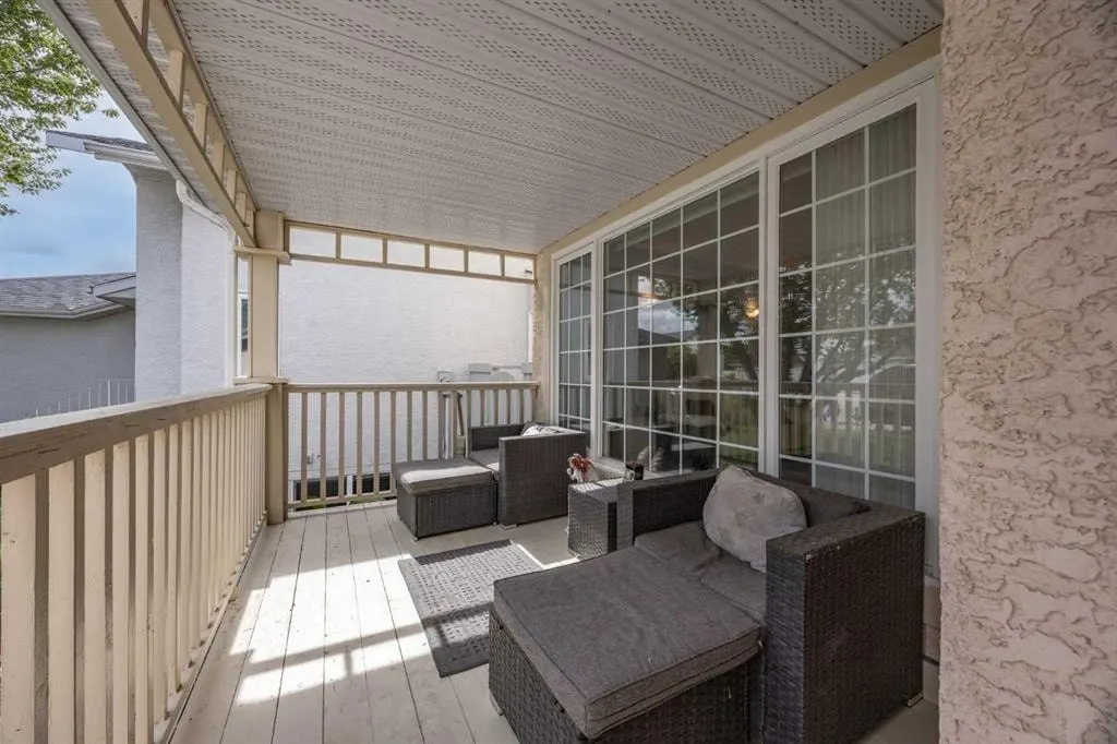 212 Coral Keys Green NE — photo 2