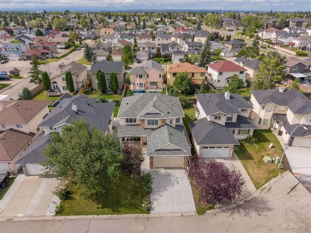 212 Coral Keys Green NE — photo 3