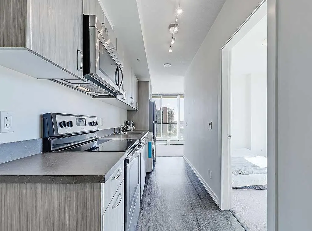 450 8 Avenue SE #912 — photo 2